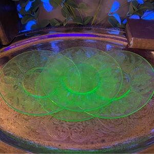 Jeannette Uranium Set 4 Poinsettia Bread Plates Dessert Glass Vintage Green